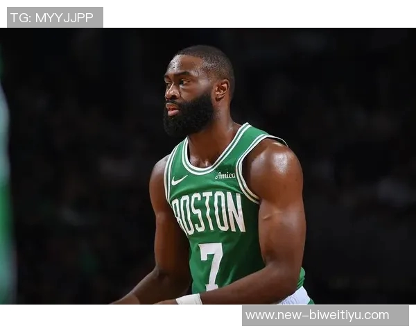 杰伦布朗分享全队胜利喜悦强调持续学习与进步的重要性 杰伦布朗分享全队胜利喜悦强调持续学习与进步的重要性