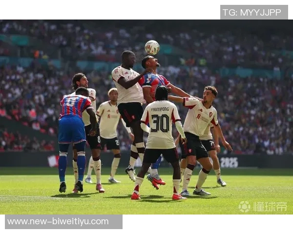 詹俊分析利物浦教练团队转型决心与老问题的持续挑战需耐心应对