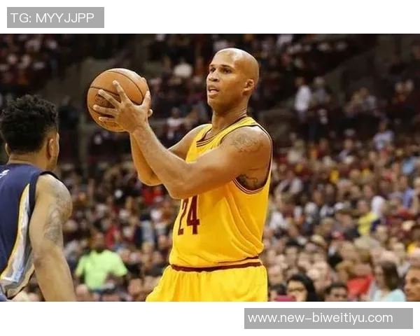 理查德谈老将缺阵影响强调扩大空间与提升比赛节奏的重要性 理查德谈老将缺阵影响强调扩大空间与提升比赛节奏的重要性